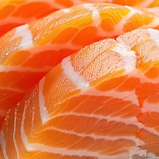 18 Nigiri salmone