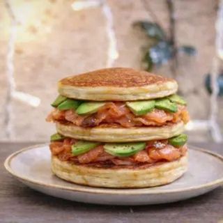 Pancake salmone, e avocado prezzo base