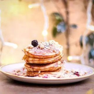 Pancake caramello e frutta secca
