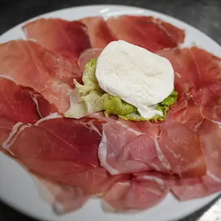 Prosciutto Crudo Di Parma Con Bufala