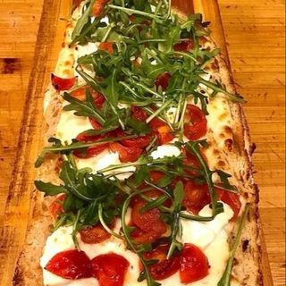 Bruschetta Pomodorini, Philadelphia e rucola