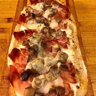 Bruschetta Speck, funghi e grana