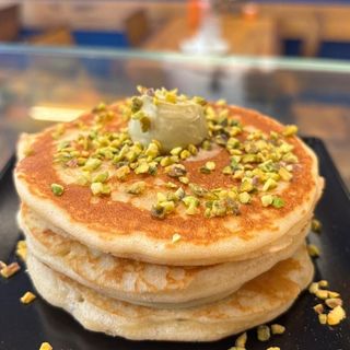 Pancake al pistacchio con granella