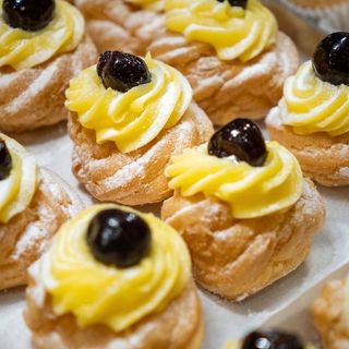 Zeppolina mignon crema e amarena