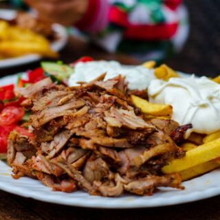 Piatto kebab con riso
