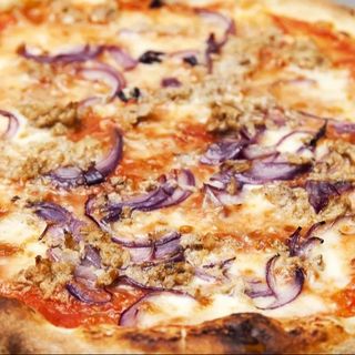Pizza tonno e cipolla