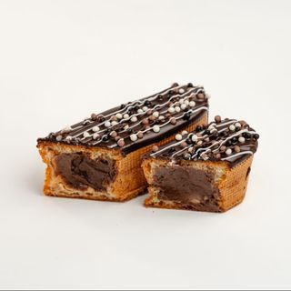 Три Шоколада эклер