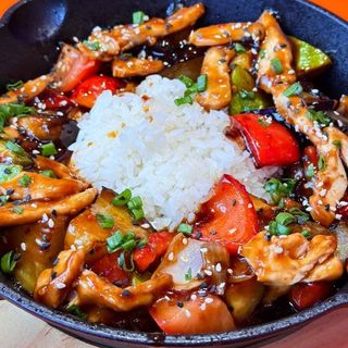 Мясо с Овощами (курица) (350 г)