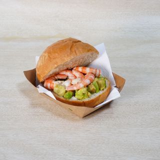 Sandwich crevettes avocat 