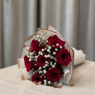 Petit bouquet rose rouge 