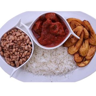 Boiled Rice, Beans, Stew, With Beef & Fried Plantain