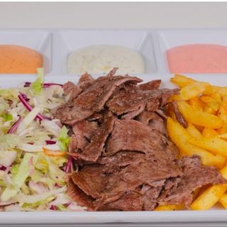 Danie Na Talerzu Z Frytkami