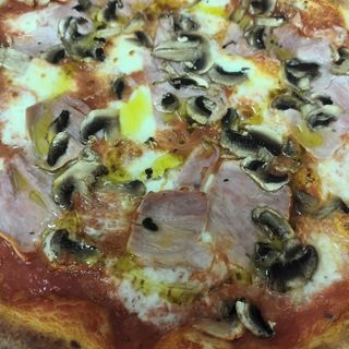 Prosciutto E Funghi