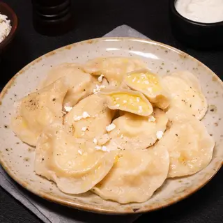 Pierogi z ziemniakami i serem mrożone 1 szt