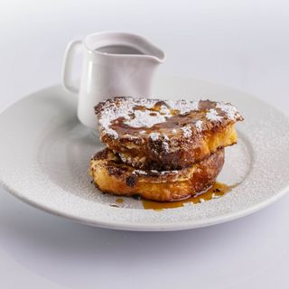 Tost Cynamonowy z Syropem Klonowym