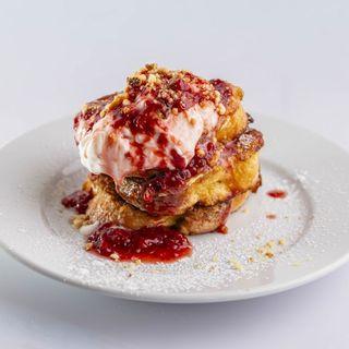 Pancakes z Chałki z Musem z Truskawek i Wiśni