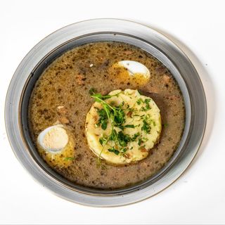 Żurek z jajkiemi ziemniakami