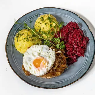 Kotlet mielony z cebulką i jajkiem