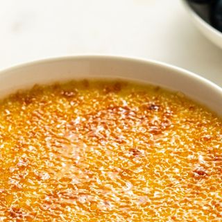 Owsianka na mleku z miodem, cynamonem i owocami