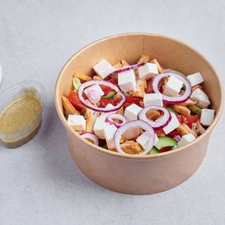 Sałatka Z Kurczakiem i fetą