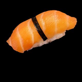 Nigiri Łosoś Surowy Opalany Gravlax