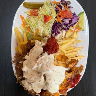 Talerz z kebabem