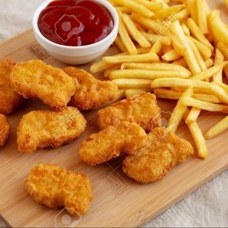 Nuggetsy z frytkami
