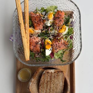 Sałatka Z Łososiem Wędzonym