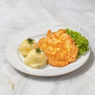 KOTLET Z MORTADELI I ZIEMNIAKI I SURÓWKA