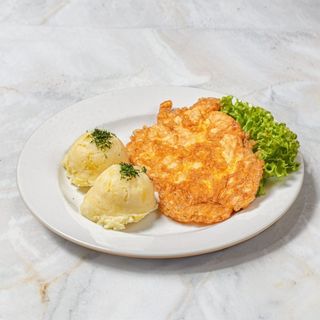 KOTLET Z MORTADELI I ZIEMNIAKI I SURÓWKA