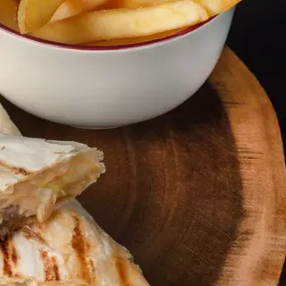 Mały Lawasz+Sok+Frytki