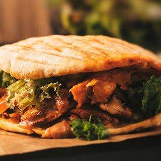 Kebab W Bułce Bez surówka
