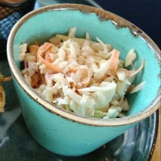 Surówka coleslaw