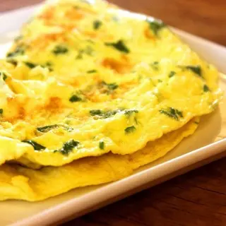 Omlet z serem mozzarella
