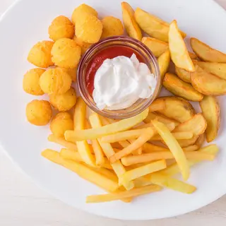 Nuggetsy z Frytkami