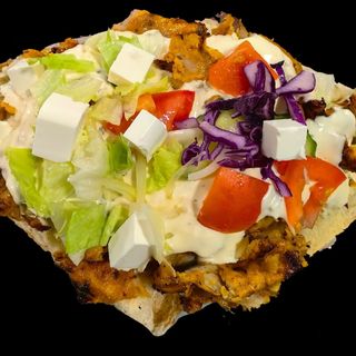 Kebab w bułce z frytkami