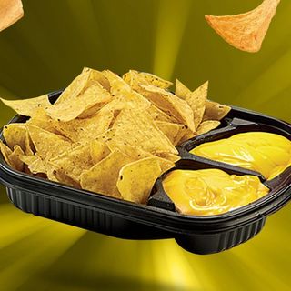 Nachosy z Sosem