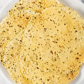 Pappad black pepper
