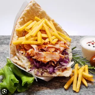 SNG Średni Kebab w Bułce z Frytkami