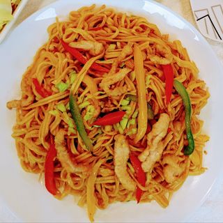 Massa com Pimento Verde e Carne de Porco（400g)