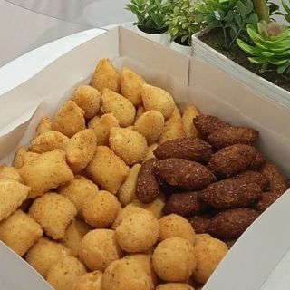 Kit Salgadinho Misto 50 Uni