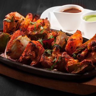 Frango Tikka Tandoori com Batatas Fritas