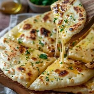 Naan De Queijo E Alho