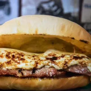 Pão de Alho Recheado de Carne de porco