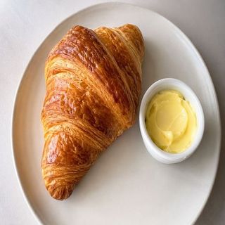 Croissant com Manteiga