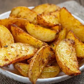 Batatas Rústicas com Molho de Alho