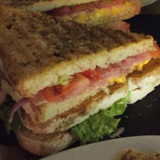 Tosta de Bacon e Cheddar para Um