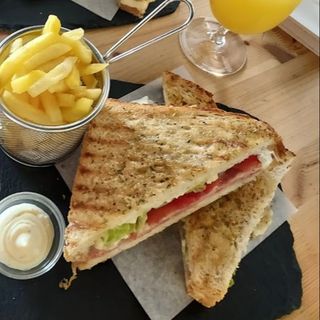 Tosta de Torresmos e Queijo para Dois