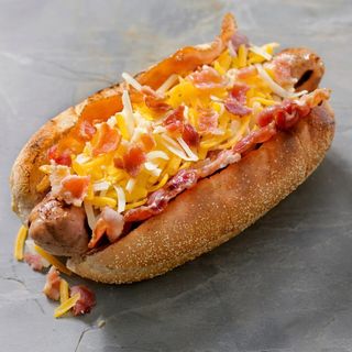 Cachorro com bacon e queijo