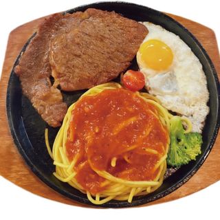 6. Bife chines com molho de tomate